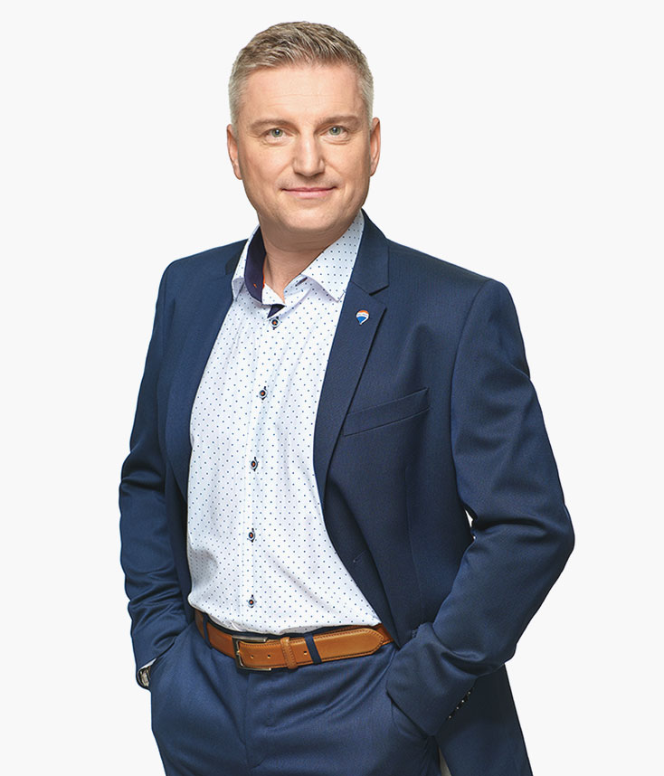 Realitní makléř Tomáš Freiberg 33 tomas freiberg makler remax g8 2